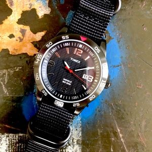 Timex T2N694 Dive/Explorer style watch